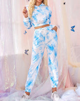 Zweiteiliges Activewear-Outfit mit langen Ärmeln und Batikmuster und Kordelzug